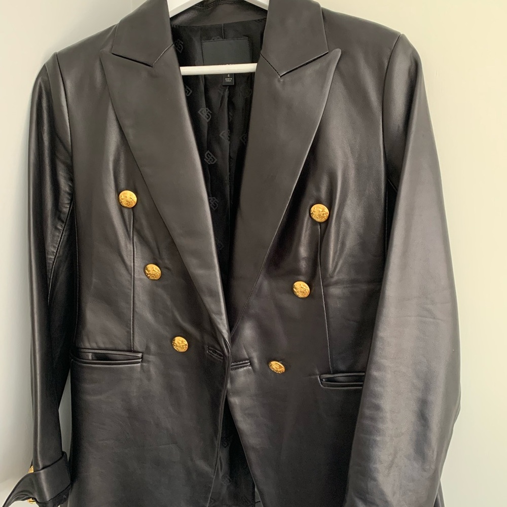 Banana Republic Leather Captain’s Blazer - Never Worn
Fall/Winter 2023